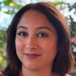 Headshot Tara Kerpelman Puig