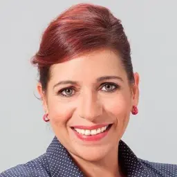 Headshot Corinne Sporrer